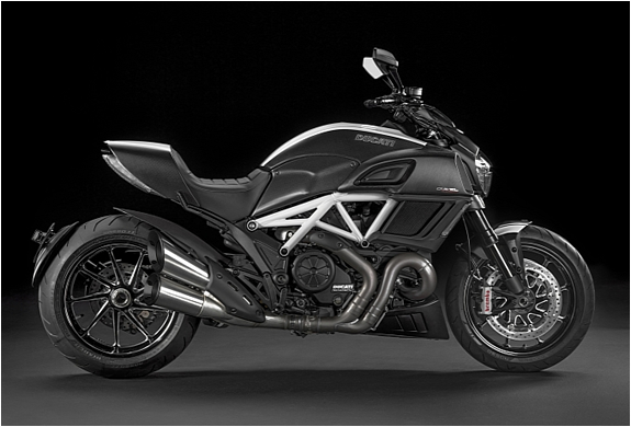 2015-ducati-diavel-5.jpg