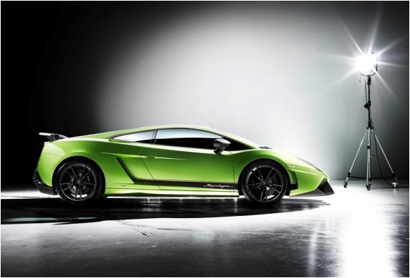 img_lamborghini_superleggera_4.jpg