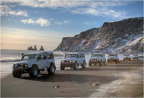 isak-4x4-defenders-iceland.jpg