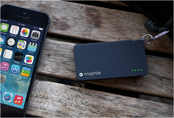 mophie-lightning-power-reserve-5.jpg