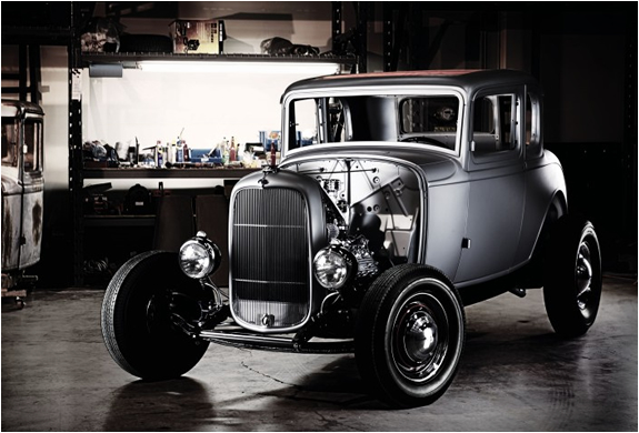 1932 Ford five window coupe kit #2