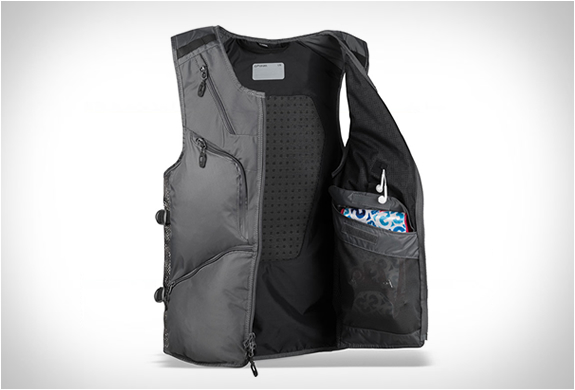 Dakine vest backpack best sale