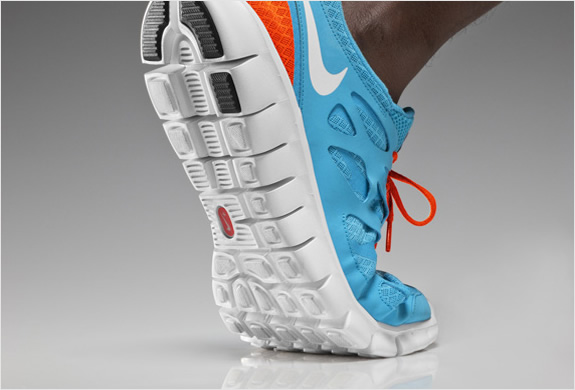 Nike free rn blue and orange hotsell