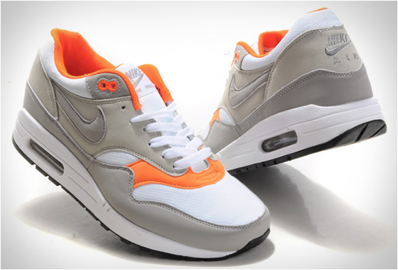 Gray and orange nike air max best sale