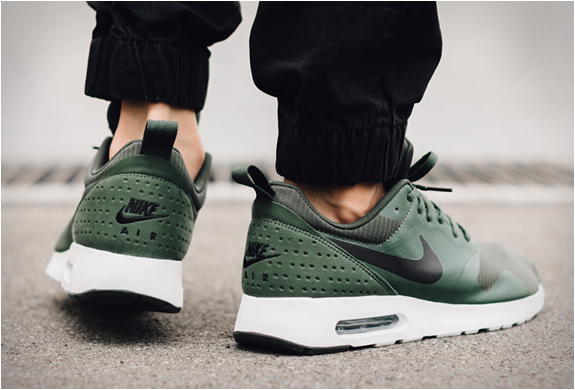 Nike tavas green online