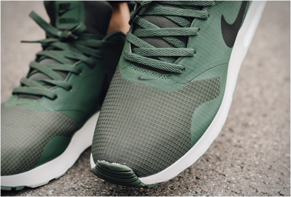 Green air max tavas hotsell