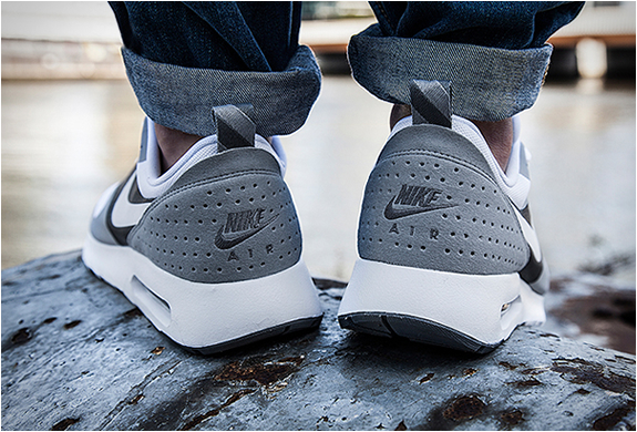 Nike tavas wolf grey best sale