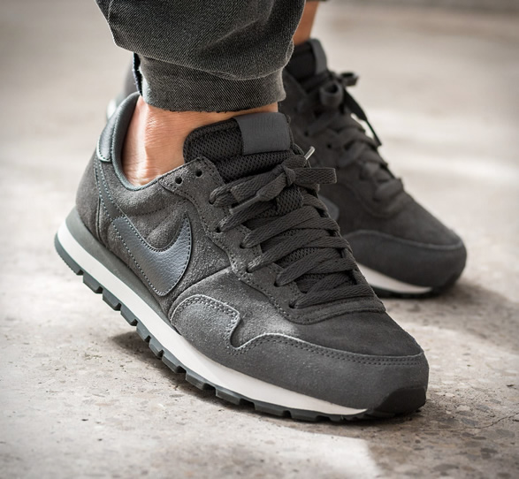 Nike air pegasus 83 leather on sale