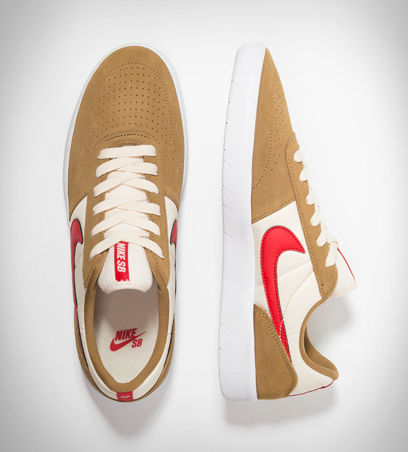 Nike SB Team Classic