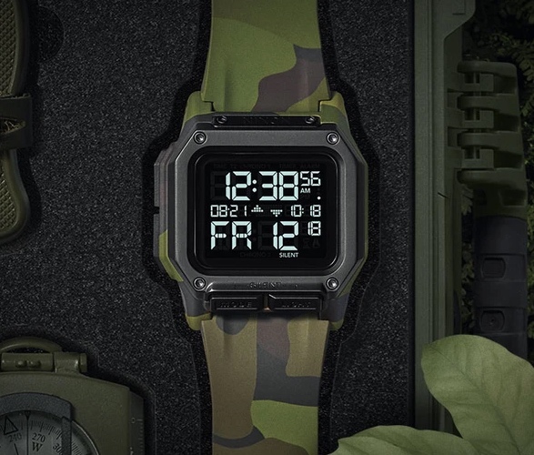 Nixon black multicam best sale